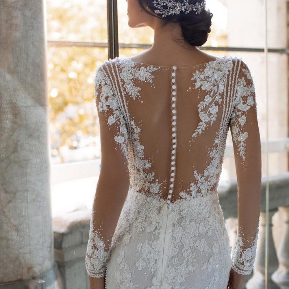 Pronovias Pickford Wedding Dress - Picture 3 of 8